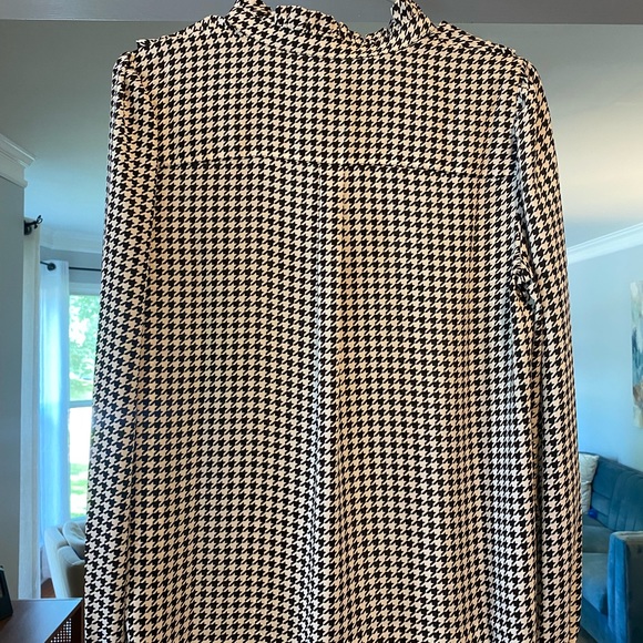 NWT, Ann Taylor Houndstooth blouse, Sz S. Never worn! - Picture 2 of 3